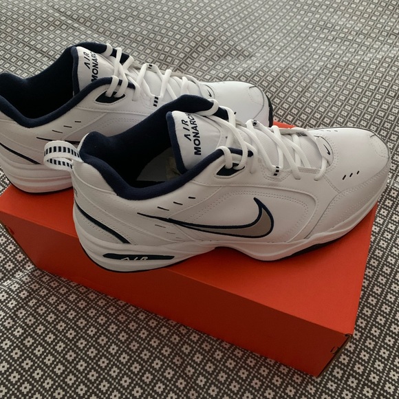 COPY - Nike Air Monarch. Men’s split size. Left is 12D and Right is size 13 4E … - Picture 4 of 6